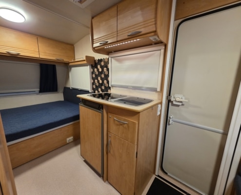 Caravelair Antares 440 - Keuken