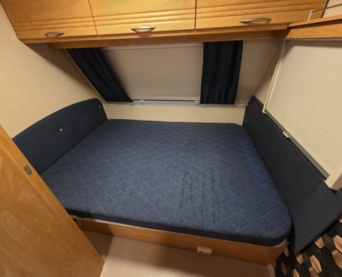 Caravelair Antares 440 - Vast/dwars bed